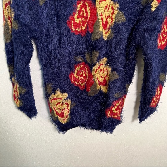 Cotton Emporium Fuzzy Crewneck Sweater Blue Rose Floral S - Picture 3 of 8